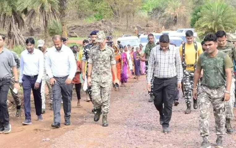 Chhattisgarh Election 2023: आजादी के बाद पहली बार नक्सलाइड एरिया में होगी बंपर वोटिंग, हर गांव में पोलिंग बूथ की तैयारी