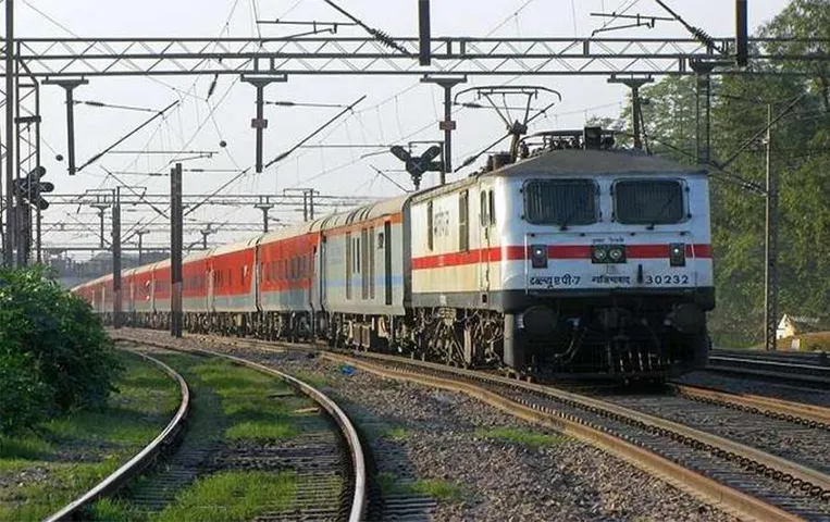 Train Cancel List: छत्तीसगढ़ में यात्रियों की फिर बढ़ी परेशानी, 12 ट्रेन हुआ रद्द