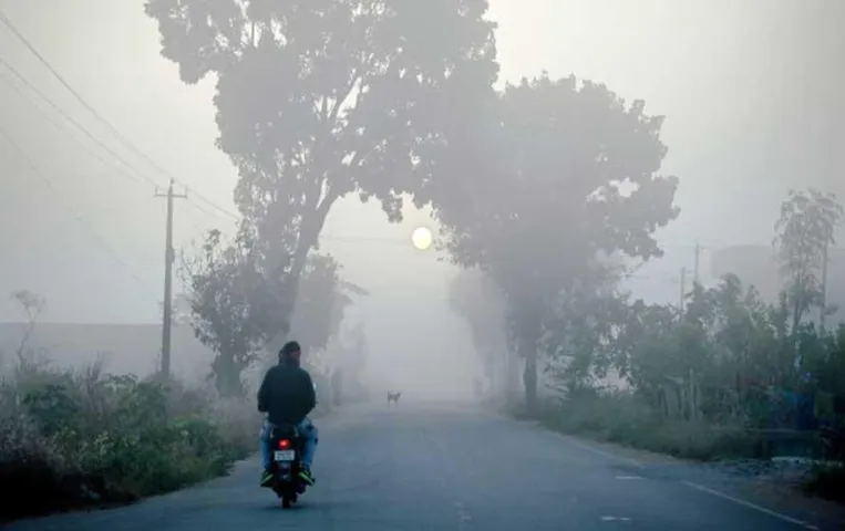 Chhattisgarh Weather Update:पश्चिमी विक्षोम से बदला हवा का रुख, दीपावली बाद बढ़ेगी ठंड