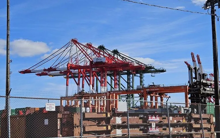 Ship-to-Shore Crane: 9 नवंबर को मिलेगा विझिंजम बंदरगाह के लिए चीनी जहाज, जानिए खबर