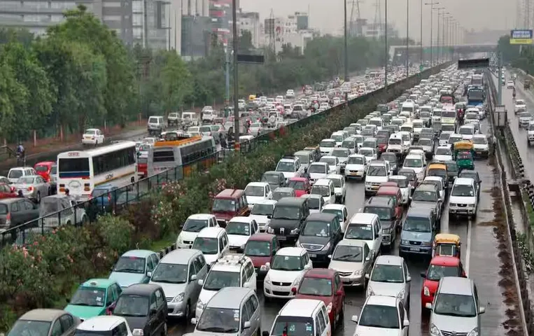 Delhi Traffic Advisory: ‘रन फॉर यूनिटी’ के लिए इंडिया गेट के पास वाहनों की एंट्री बंद, इन रास्तों का करें इस्तेमाल