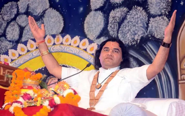 Bhilai News: भिलाई में कल से देवकीनंदन महाराज करेंगे भागवत कथा, शोभा यात्रा में शामिल हुई हजारों महिलाएं