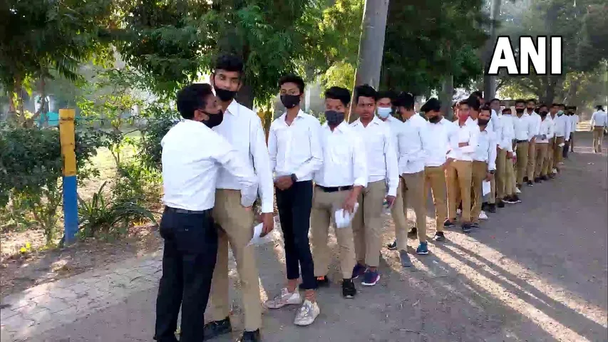 Uttarakhand Board Exam 2022: आज से 10वीं और 12वीं की परीक्षाएं हुई शुरू, छात्रों में दिखा परीक्षा का उत्साह