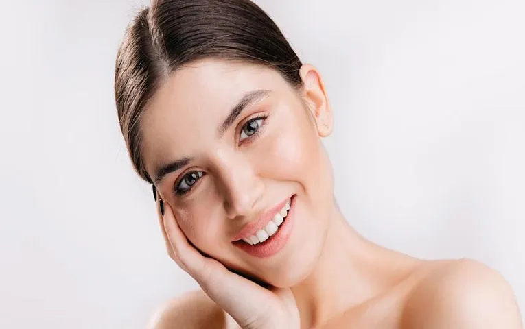 Food For Bright Skin: पाना चाहते हैं ब्राइट स्किन, तो इन 5 फूड आइटम्स को करें शामिल