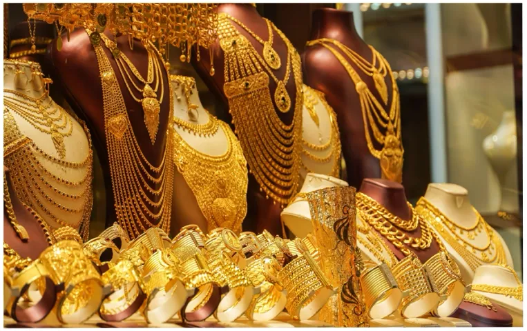 Gold Rate Today: खरीदारी करने का सुनहरा मौका, सोने–चांदी में आई भारी गिरावट, आज मिस्ड कॉल से जानें अपने शहर का रेट