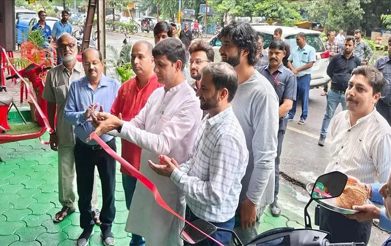 MP News: प्रदेश के पहले सोलर EV चार्जिंग स्टेशन की शुरुआत, 15 रुपये रहेगा प्रति यूनिट चार्जिंग शुल्क