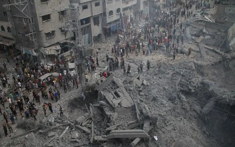 Israel-Hamas Conflict: इजराइल ने गाजा पर किए हमले, जवाब में हमास ने 150 बंधकों को मारने की दी धमकी