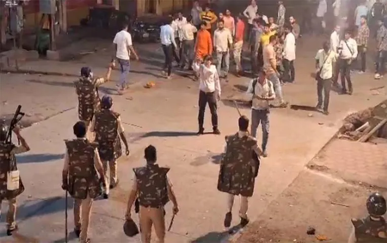 MP News: खंडवा में कांवड़ यात्रा के दौरान पथराव, गृह मंत्री ने दिए उच्च स्तरीय जांच के निर्देश