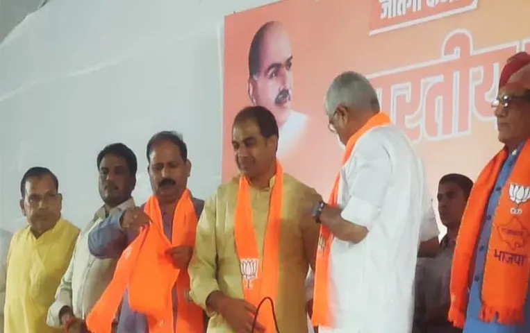 MLA Girraj Singh Malinga: चुनाव से पहले कांग्रेस को बड़ा झटका, कांग्रेस विधायक मलिंगा सहित आधा दर्जन नेता BJP में शामिल