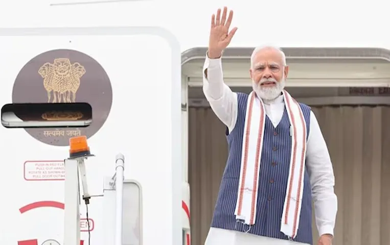 PM MODI: US दौरे के लिए रवाना हुए पीएम मोदी, कहा  वैश्विक चुनौतियों का सामना करने के लिए साथ खड़े हैं भारत और अमेरिका