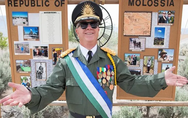 Republic of Molossia: यहां खुद राष्ट्रपति कराते है घूमने आए पर्यटकों को देश की सैर, जानिए इसके बारे में