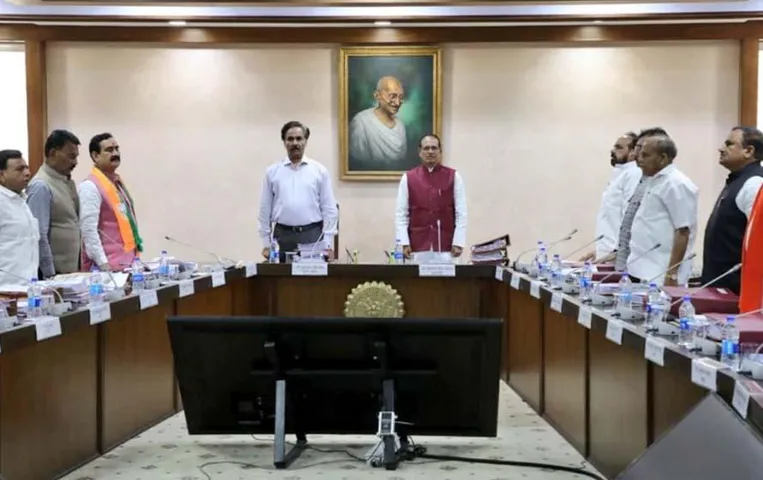 Shivraj Cabinet Decisions: शिवराज सरकार की कैबिनेट बैठक खत्म, पत्रकार सम्मान निधि बढ़ाई, इन अहम प्रस्तावों को मिली स्वीकृति