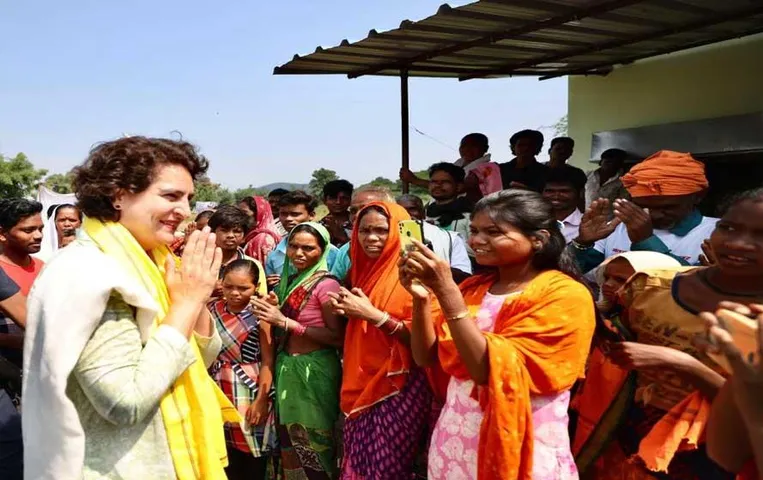 MP Election 2023: मंडला में बोली- प्रियंका गांधी, 12वीं तक की शिक्षा होगी नि:शुल्क, तेंदूपत्ता संग्राहकों को देंगे 4 हजार रुपए बोनस, पढ़ें पूरी खबर