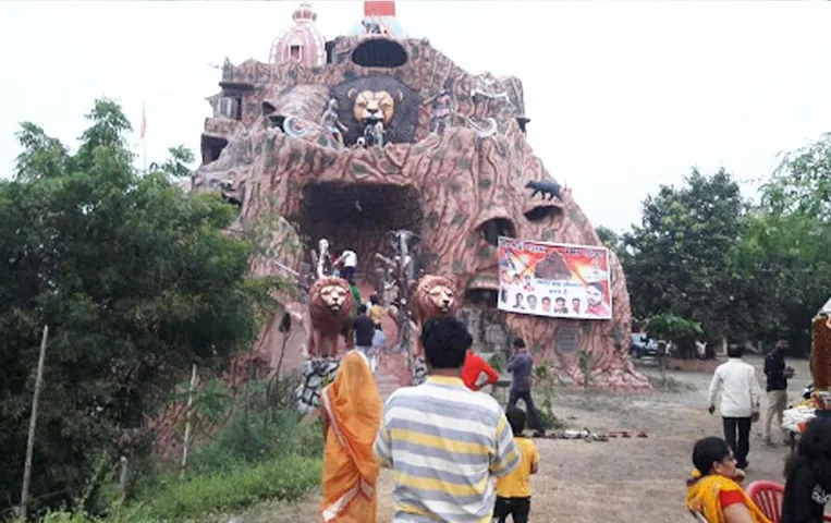 Navratri 2023: कटरा ही नहीं, मप्र के इस जिले में भी विराजमान हैं मां वैष्णो देवी, गर्भगृह में हमेशा जलती हैं दो अखंड ज्योति