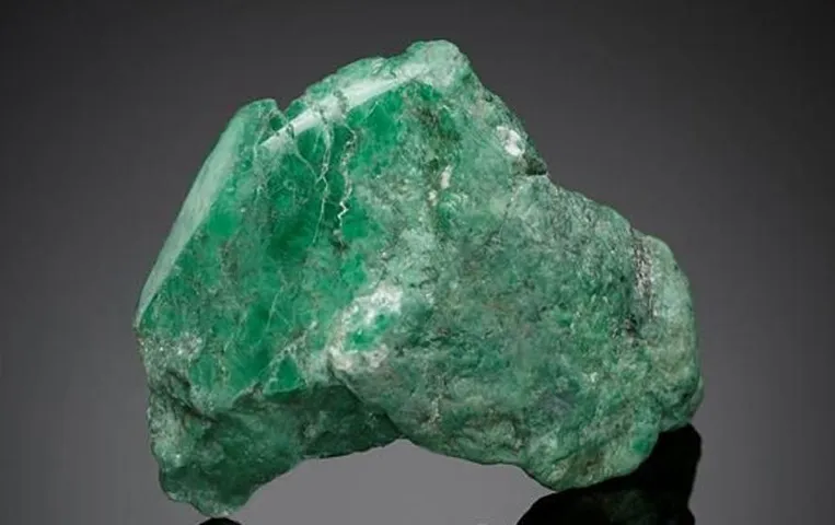 Most Expensive Minerals: कौन सा है दुनिया का सबसे महंगा मिनरल, सोने और प्लेटिनम इसके आगे लगते है सस्ते