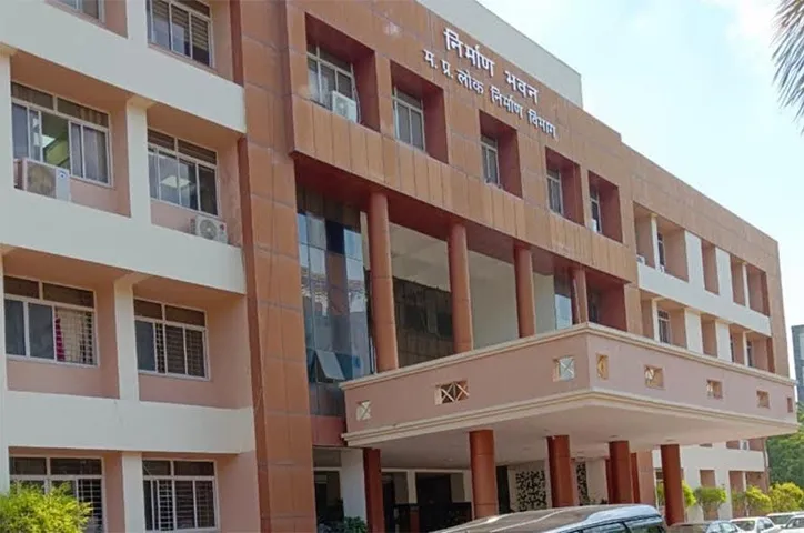 MP News: सड़क पर गड्ढो की शिकायत के लिए PWD ने जारी किया हेल्पलाइन नंबर, पढ़ें पूरी खबर