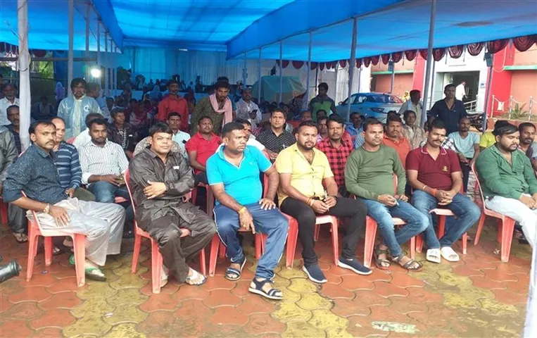 CG News: नगरपालिका के प्लेसमेंट कर्मचारी दो सूत्रीय मांगों को लेकर हड़ताल पर, बिजली एवं पेजयल व्यवस्थाएं प्रभावित