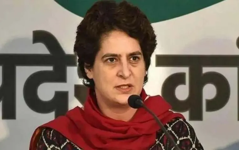 MP Election 2023: चुनाव आयोग ने प्रियंका गांधी को भेजा नोटिस, जानें वजह