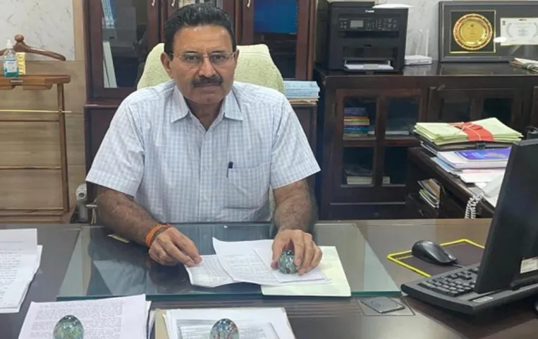 Rajasthan News: IAS मेघराज सिंह रत्नू पर गिरी गाज, जयपुर समेत कई ठिकानों पर हुई छापेमारी