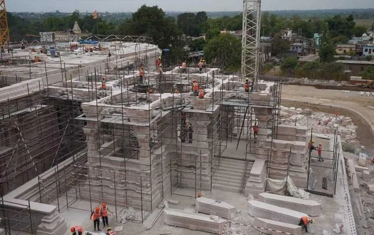 Ayodhya Ram Temple: आठ फीट ऊंचे संगमरमर के स्वर्ण जड़ित' सिंहासन' पर विराजमान होंगे रामलला