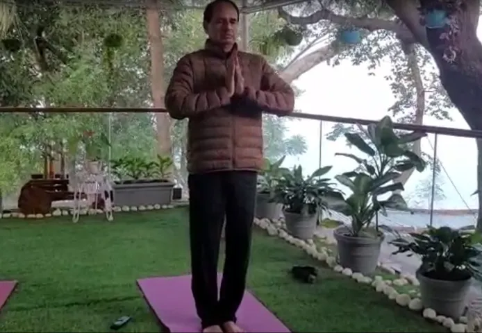 SuryaNamaskar In MP: भोपाल में आज नहीं होगा सामूहिक सूर्य नमस्कार कार्यक्रम, मुख्यमंत्री ने सीएम हाउस में किया सूर्य नमस्कार