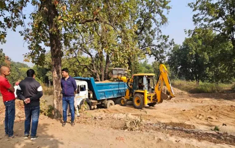 MP News: पटवारी हत्याकांड मामले में पुलिस की कार्रवाई पर सवाल, परिजनों ने आरोपी को बताया बेकसूर