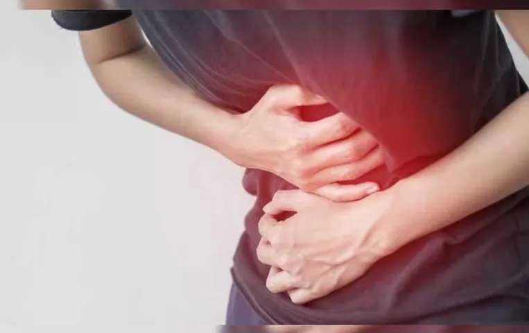 Stomach pain in Monsoon: मानसून में आप भी हैं पेट दर्द की समस्या से परेशान? तो करिए ये उपाय