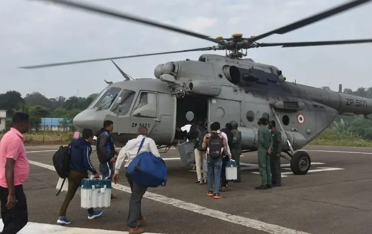 CG Elections 2023: चुनाव में मौसम बना चुनौती! दो दिन में सिर्फ 25 मतदान दल हेलीकॉप्टर से हुए रवाना