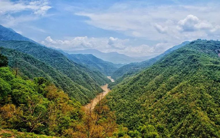 Tamiya Hill Station: मानसून सीजन में आइए इस हिल स्टेशन, यात्रा बन जाएगी यादगार