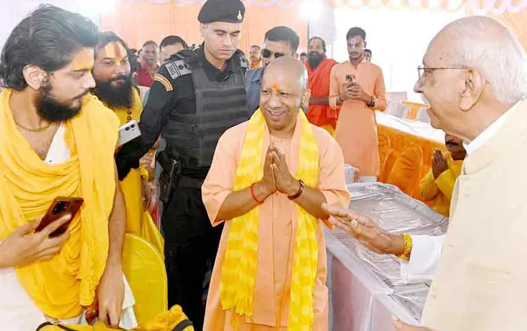 UP Diwali News: मुख्‍यमंत्री ने प्रदेशवासियों को दिवाली की शुभकामनाएं दीं, अयोध्या में रामलला के किए दर्शन-पूजन