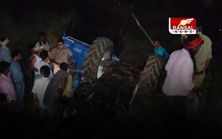 UP News: प्रयागराज में ट्रैक्टर-ट्रॉली पलटी, एक ही परिवार के चार लोगों की मौत; पांच घायल