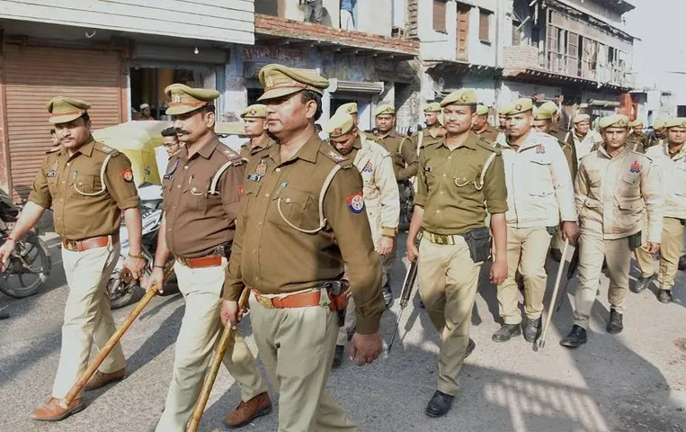 UP Police Recruitment 2023: यूपी पुलिस कांस्टेबल भर्ती के लिए नोटिफिकेशन जारी, जानिए कौन कर सकता है आवेदन