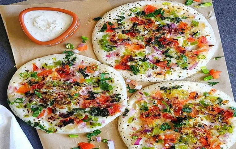 Uttapam Recipe : टेस्टी के साथ हेल्दी भी होता है उत्तपम, यहां है बनांने की विधि