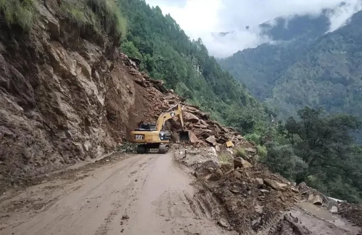 Uttarakhand Weather Update: अगले तीन दिन तक प्रदेश में होगी भारी बारिश! IMD ने जारी किया Yellow-Orange Alert