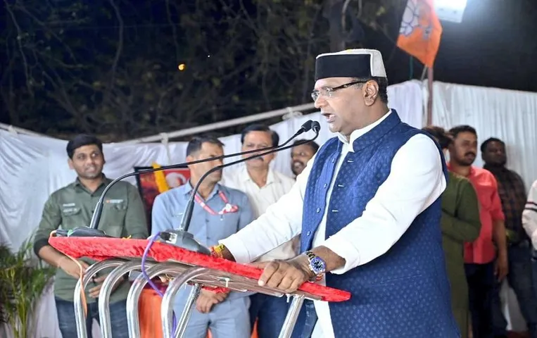 Minister Vishwas Sarang गंदगी देख मंत्री ने लगाई जमकर फटकार,अफसर पर कार्रवाई का निर्देश..