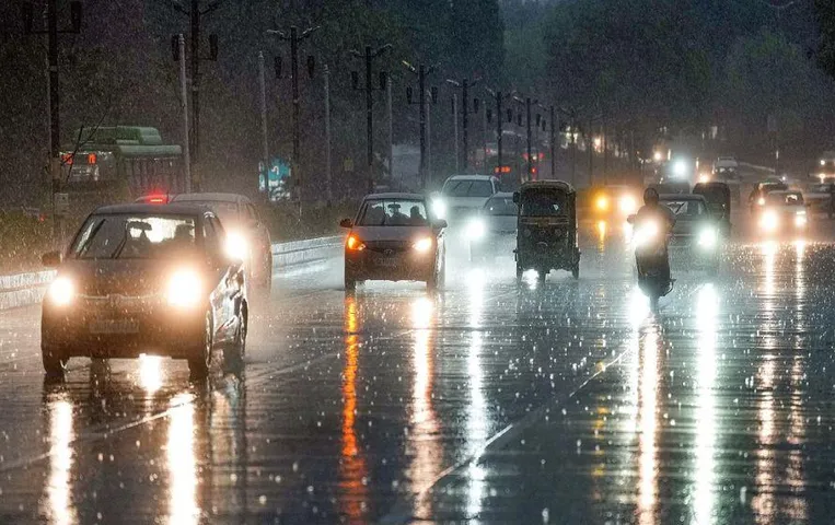 Weather Report: दिल्ली-NCR समेत देश के इन राज्यों में बदलेगा मौसम का मिजाज, IMD ने जारी किया अलर्ट