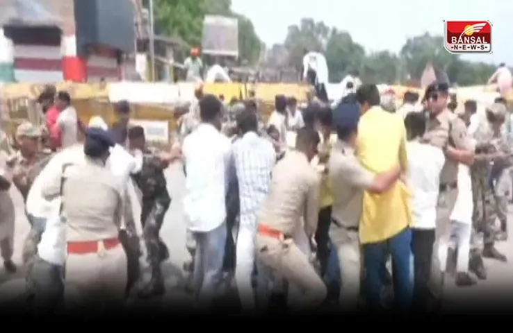 पुलिस और ABVP कार्यकर्ताओं में झूमाझटकी, बैरिकेडिंग तोड़ अंदर घुसे युवा