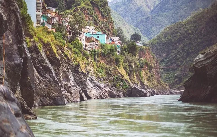 Alaknanda River Pollution: आदेश का पालन नहीं करने पर NGT सख्त, जल शक्ति मंत्रालय और राज्यों के मुख्य सचिवों को नोटिस