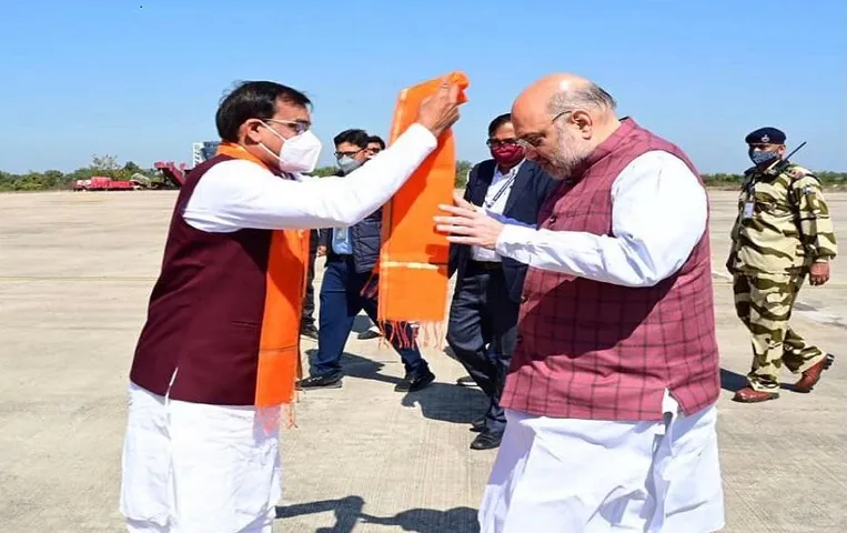 Amit Shah in Datia: दतिया में राजसत्ता की देवी के दर्शन करेंगे शाह, जानिए पीतांबरा मंदिर का महत्व