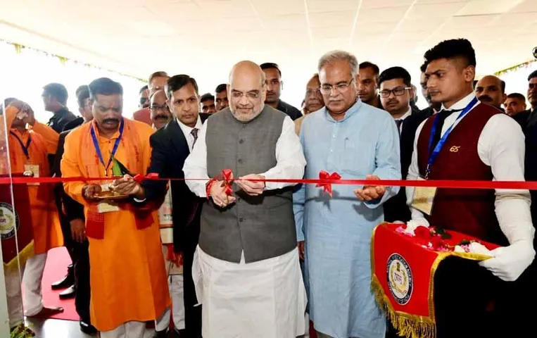 Amit Shah: केंद्रीय गृह मंत्री अमित शाह रायपुर पहुंचे, विधानसभा चुनाव को लेकर अहम बैठक जारी