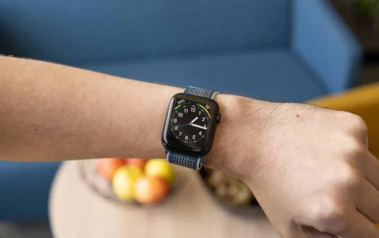 Apple Watch SE 2: अमेज़न ग्रेट इंडियन सेल में एप्पल की घड़ी पर सबसे बड़ी छूट, जितना जल्दी लूट सकते हो लूट लो