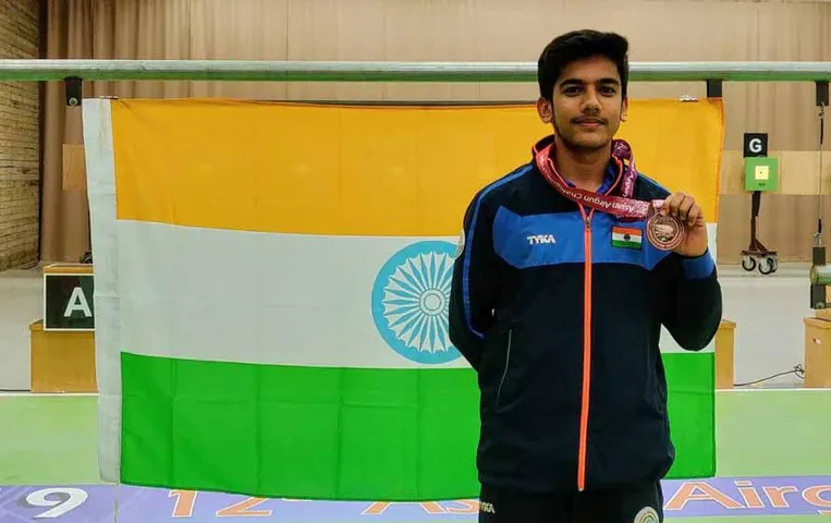 Asian Shooting Championship: ऐश्वर्य तोमर ने 50 मीटर राइफल 3 पोजिशंस में जीता गोल्ड