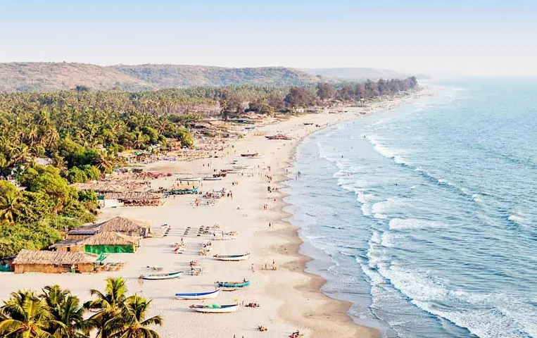 Best Beaches in Goa: अगर गोवा में करना है इन्जॉय तो जरूर घूमना ये 4 बीच, यहाँ देखें इनके सुंदर फोटो