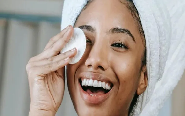 Diwali Beauty Tips: दिवाली पर गुलाब की तरह खिल उठेगा चेहरा, आजमाएं ये 5 आसान मेकअप टिप्स