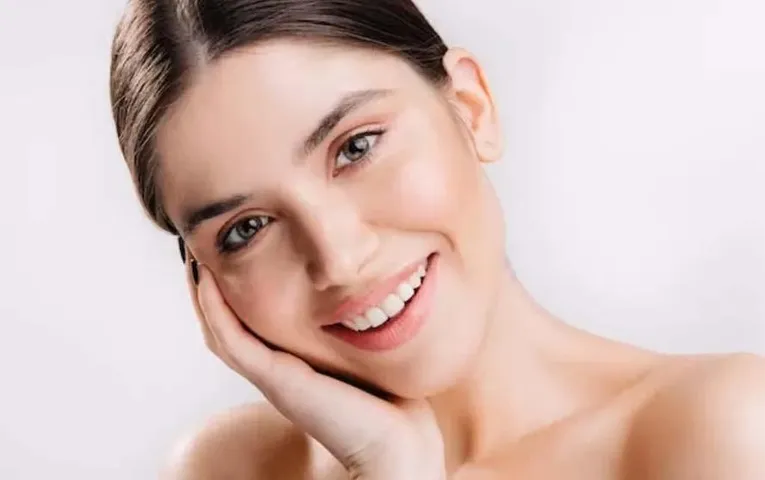 Skin Care Tips: स्किन के लिए नाइटमेयर हो सकती हैं ये 5 आदतें, आज ही करें इनमें सुधार