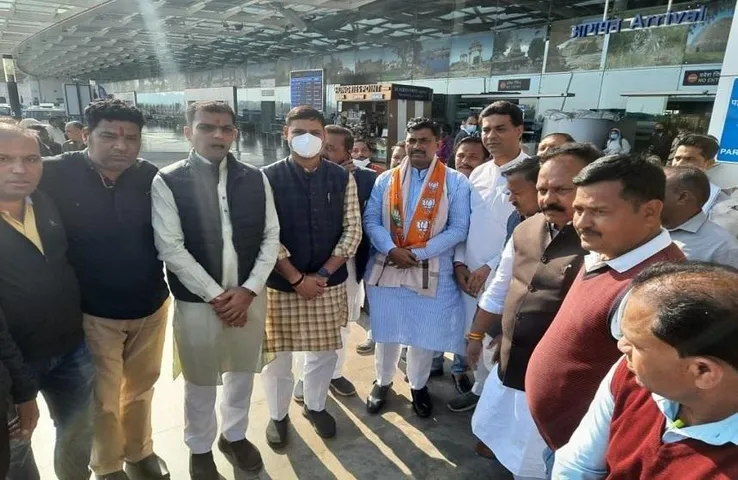Bhopal News : भाजपा प्रदेश प्रभारी मुरलीधर राव का एयरपोर्ट पर कार्यकताओं ने जोरदार किया स्वागत