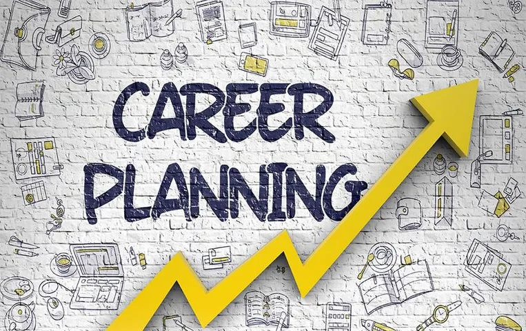 Career Option Tips: पढ़ाई में नहीं लगता मन तो इन 3 फील्ड में बनाएं करियर, कमाई होगी अच्छी