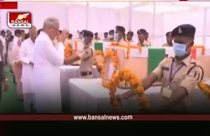 Naxalite Attack in Dantewada: नहीं थम रहा आंसुओं का सैलाब, जवानों को नम आंखों से अंतिम विदाई