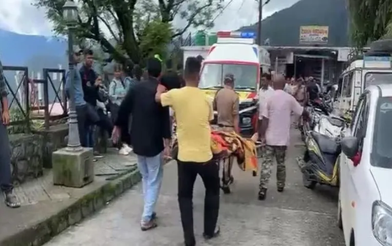 Chamoli Accident: चमोली में अलकनंदा नदी पर करंट के चपेट में आए इतने लोग, अलर्ट जारी