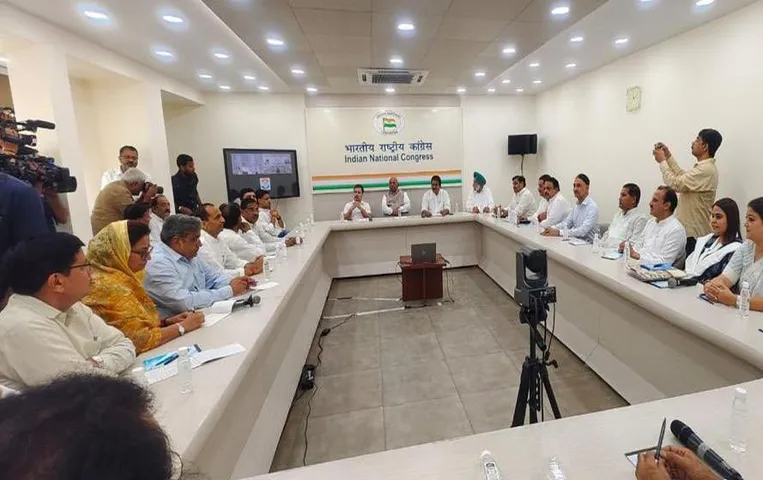 Rajasthan News: खरगे और राहुल ने राजस्थान के वरिष्ठ कांग्रेस नेताओं के साथ की बैठक,जानें किस विषय पर हुई चर्चा